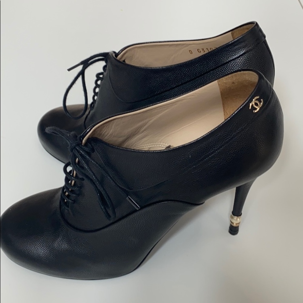CHANEL lace up calfskin boots - Picture 6 of 14